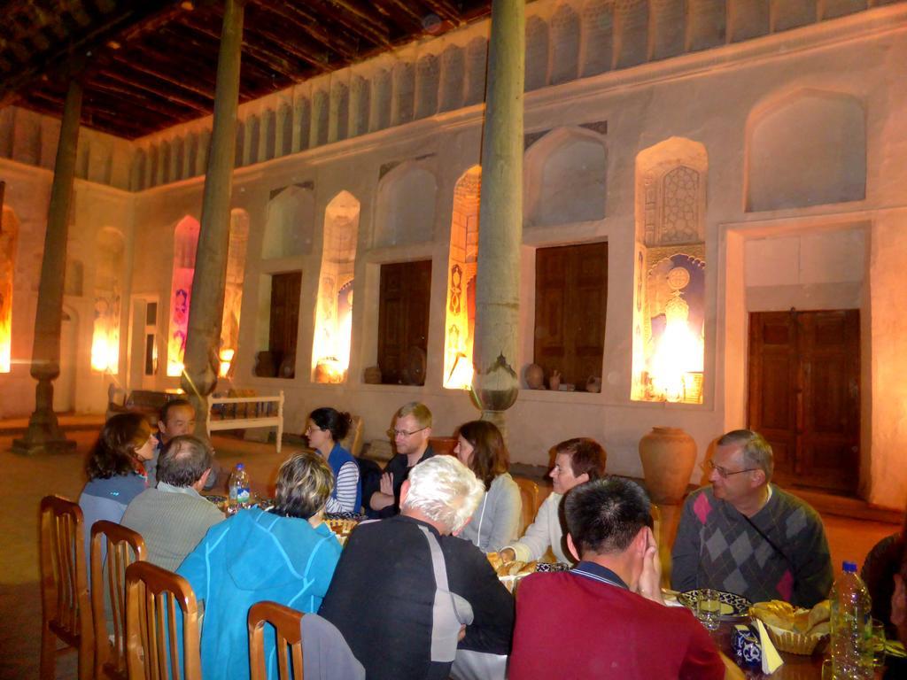 Hovli Poyon Hotel Buchara Exteriör bild